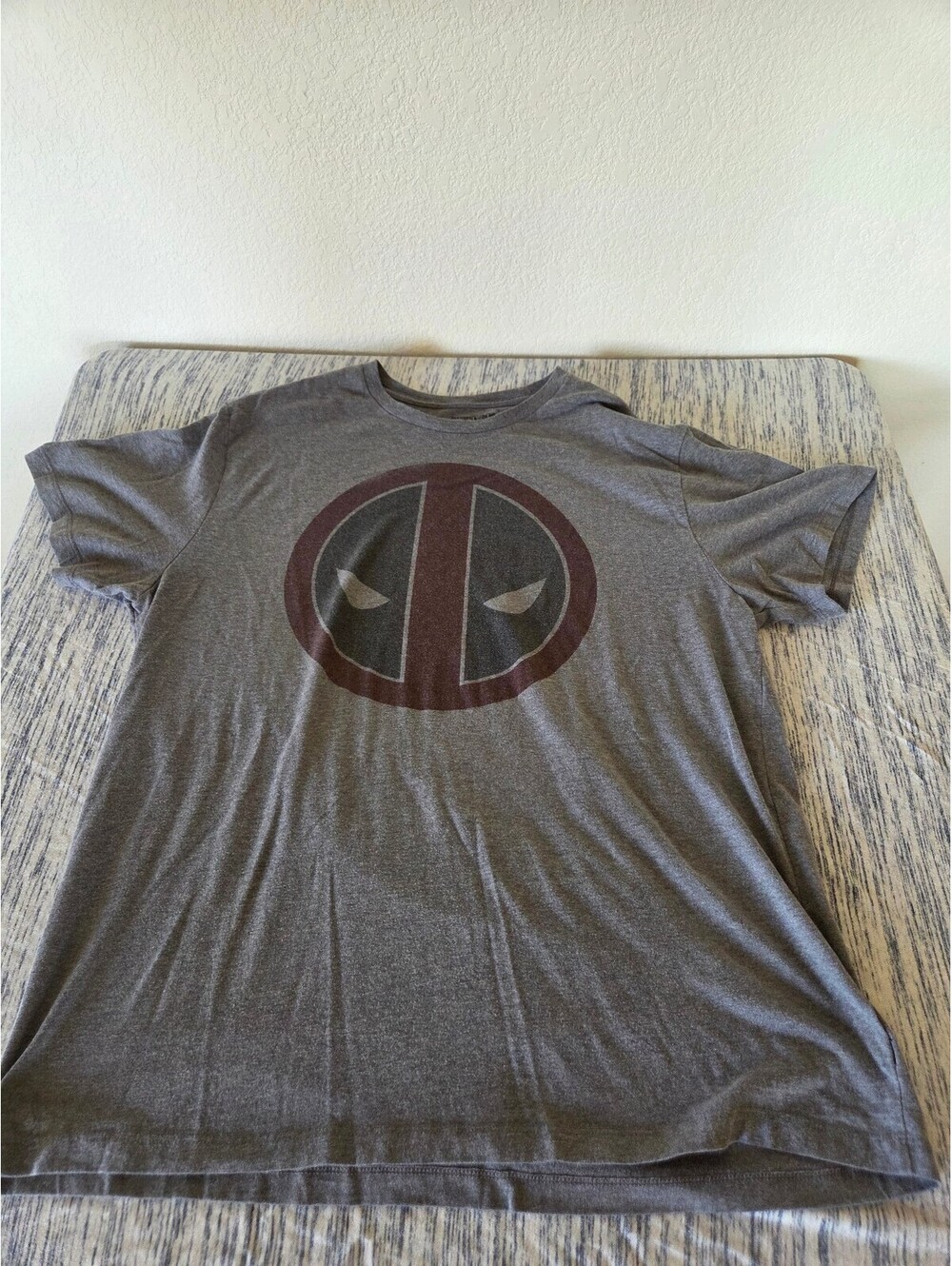 Old Navy Collectabilities Deadpool Logo Gray T-Shirt XL